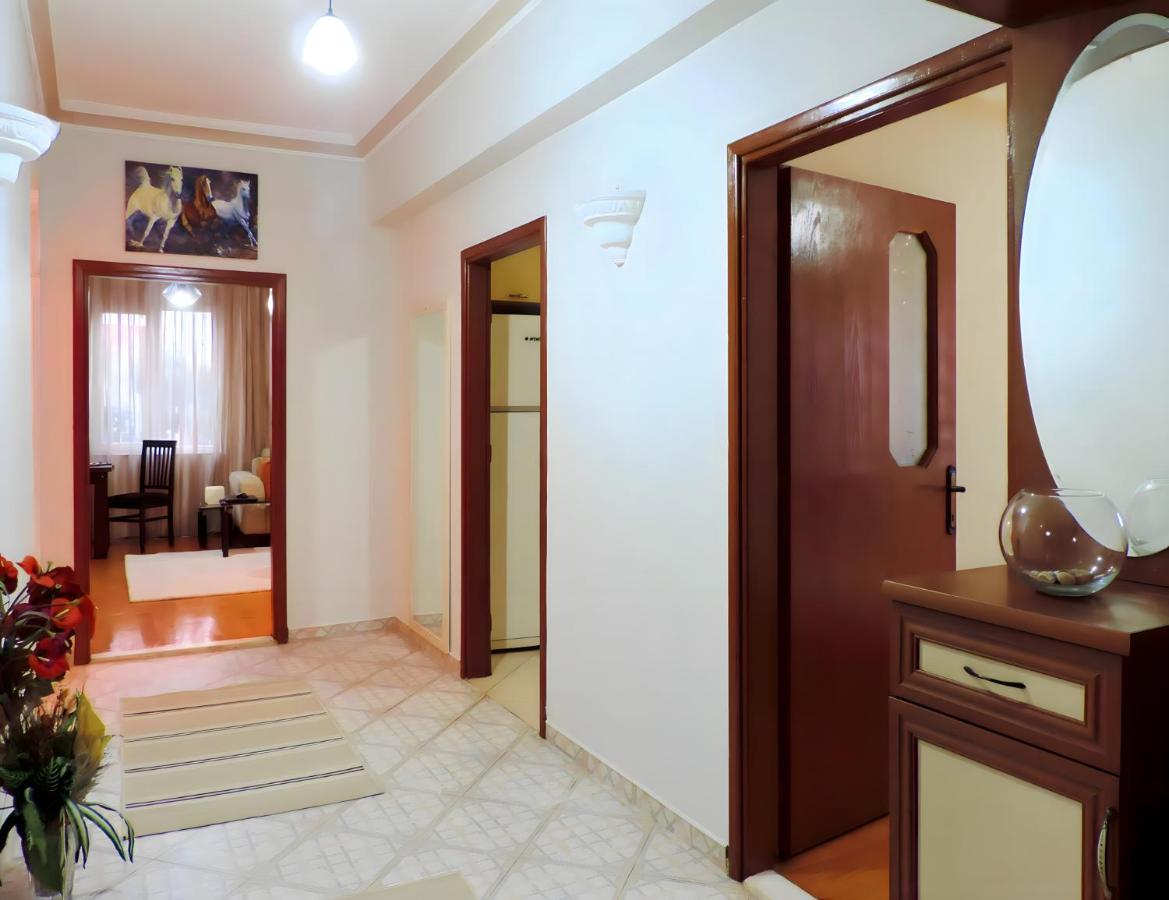 Daire And Serene Flat With Balcony In