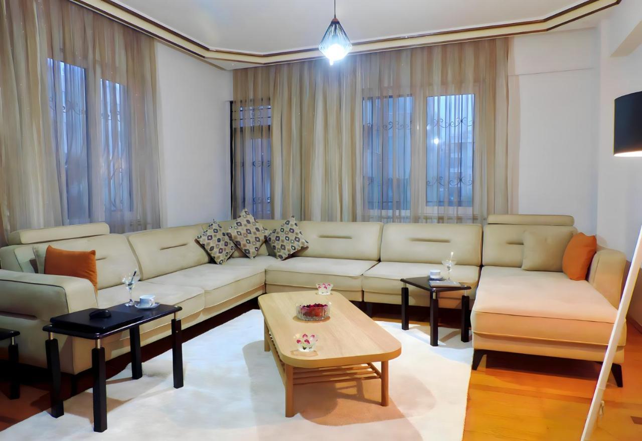 Daire And Serene Flat With Balcony In